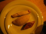 Baklava: Nusshonigküchlein (unten) Sekerbura: Mit Nuss geülltes Gebäck. Das Muster wird in traditionellen Bäckerein von Hand gemacht.