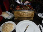 Ägyptischer Tischgrill mit orientalisch gewürtztem Hähnchen und Kofta: Hackfleischbällchen